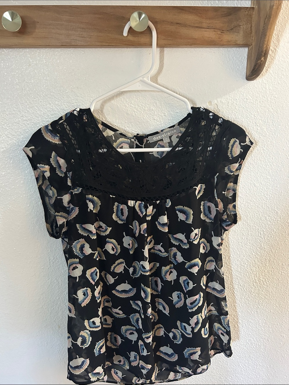 Daniel Rainn Black Floral Lace-Yoke Cap Sleeve Blouse